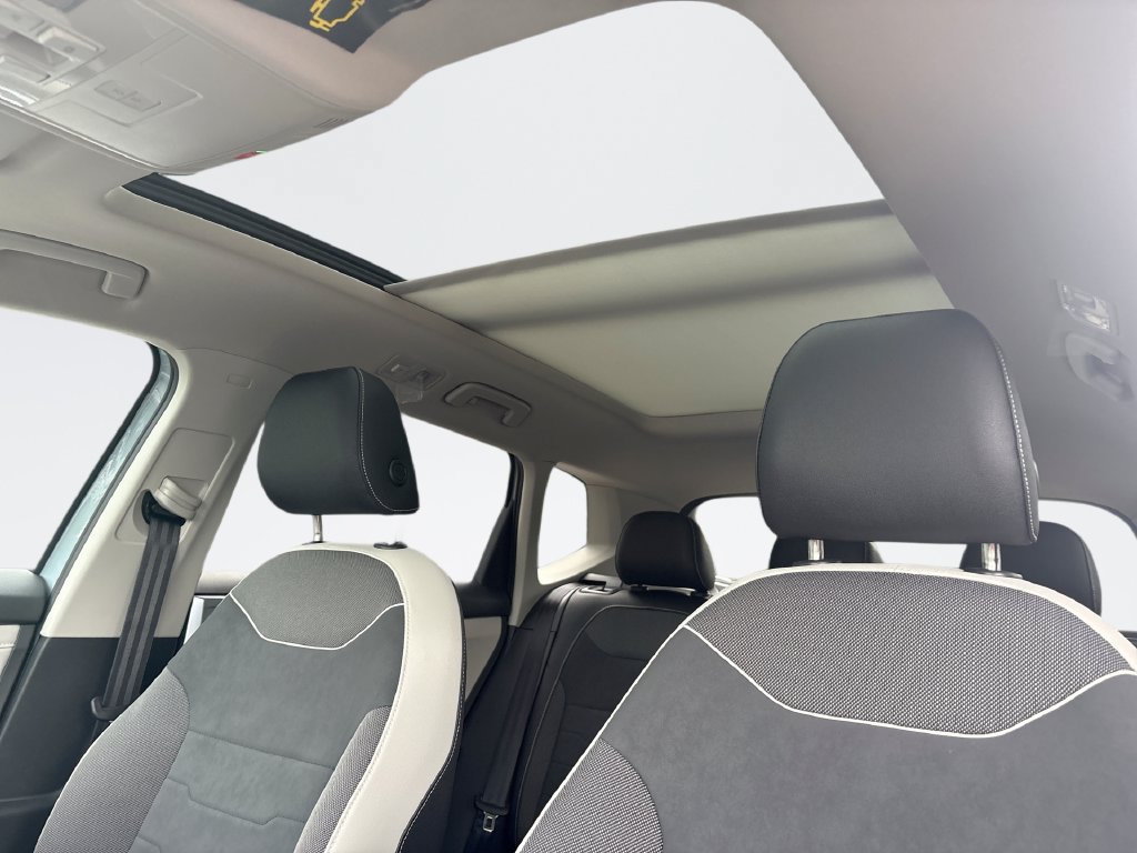 New 2026 Volkswagen Taos SE AWD/4WD image 16