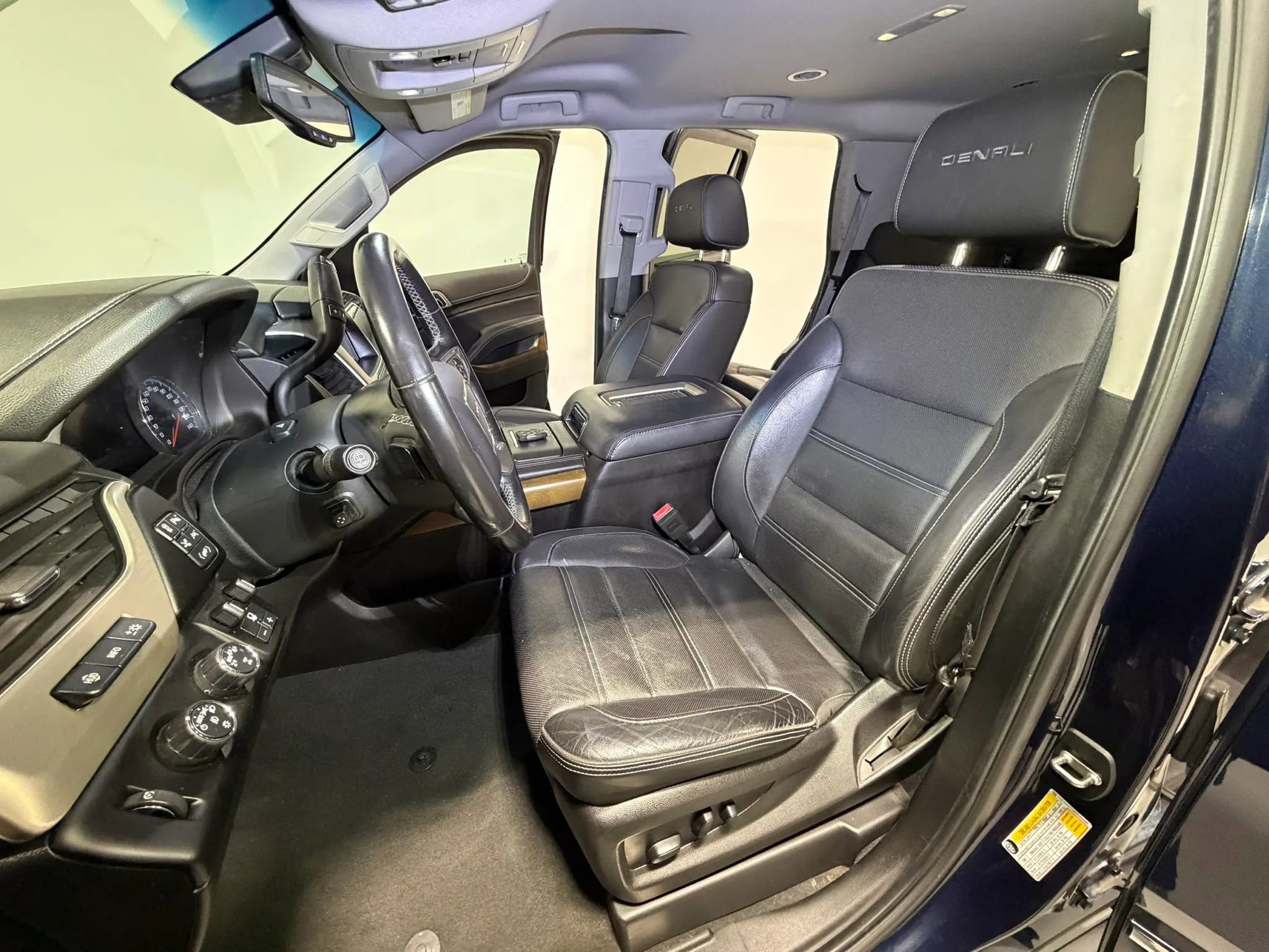 Used 2019 GMC Yukon Denali image 12