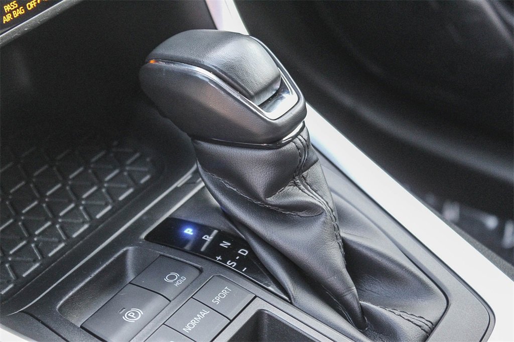 Used 2023 Toyota RAV4 XLE Premium image 19