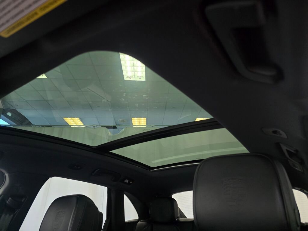 Certified 2024 Porsche Macan image 45