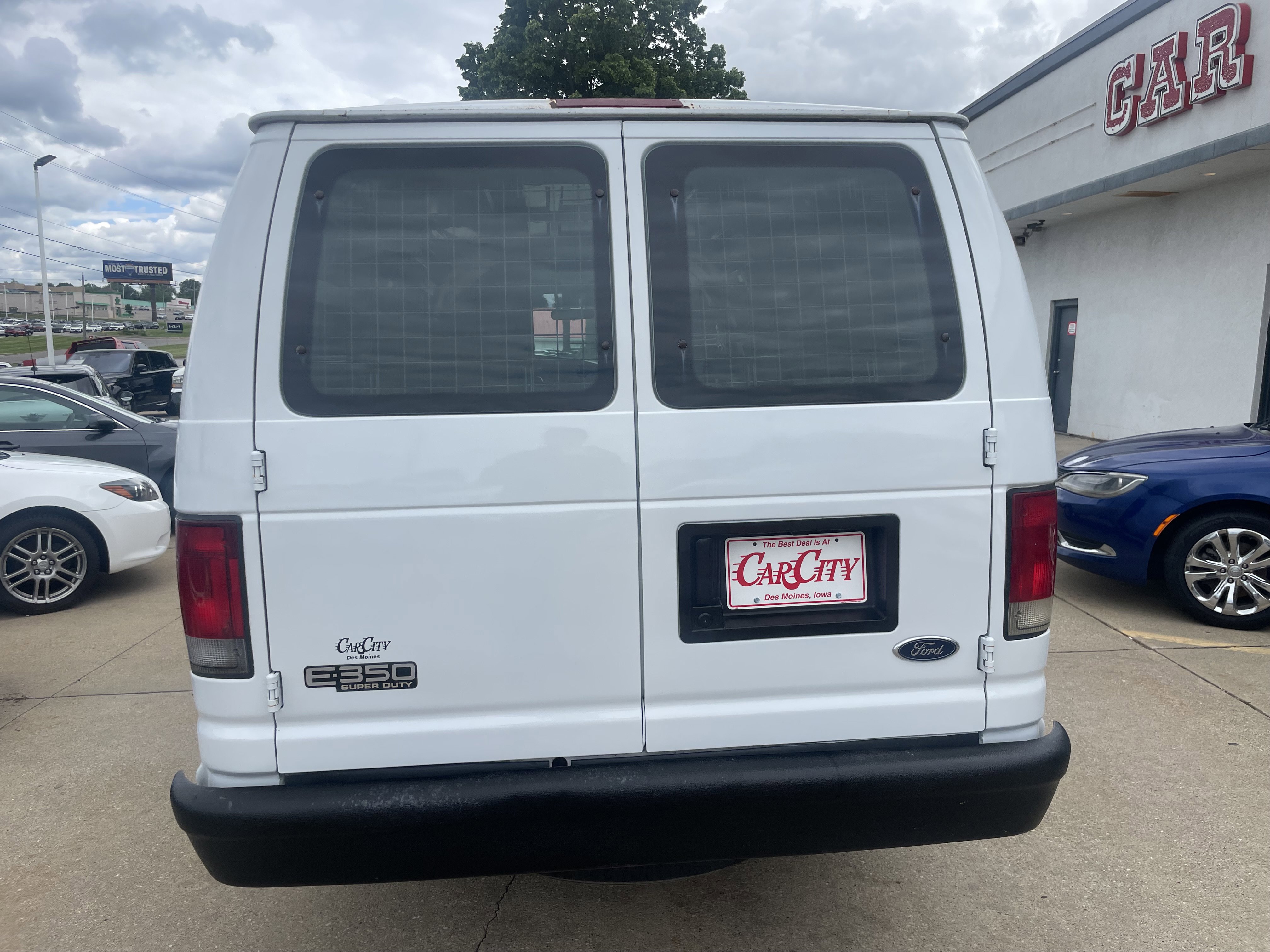 Used 2005 Ford E-350 and Econoline 350 Extended Super Duty image 4