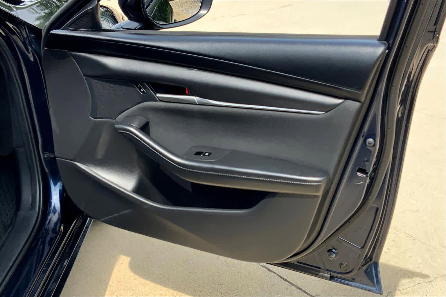 Used 2025 MAZDA MAZDA3 s image 23