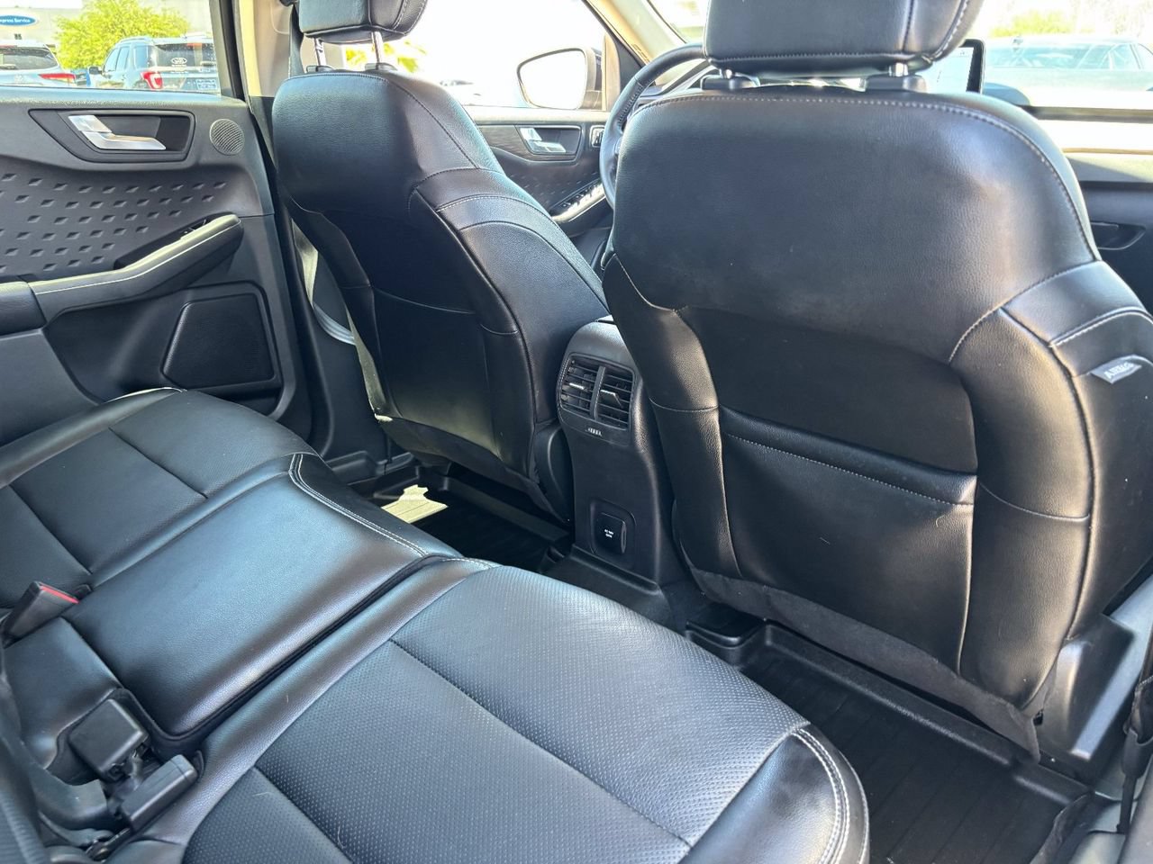 Used 2020 Ford Escape Titanium w/ Titanium Premium Package 2.0 AWD/4WD image 11