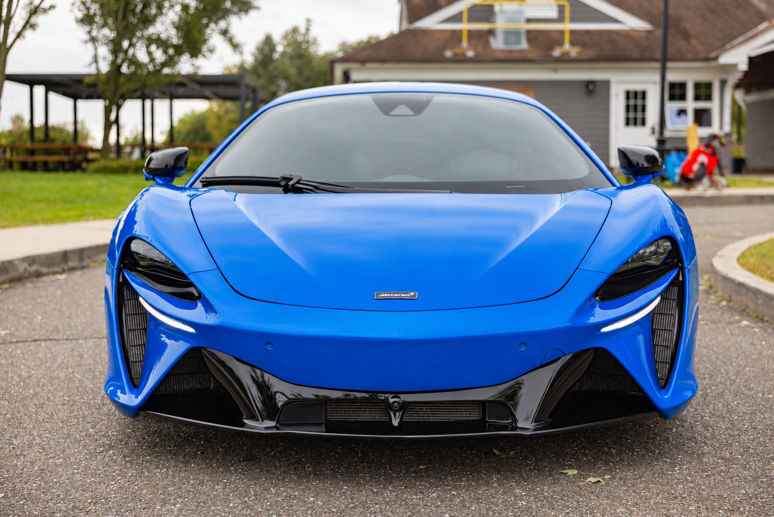 Used 2024 McLaren Artura RWD image 39