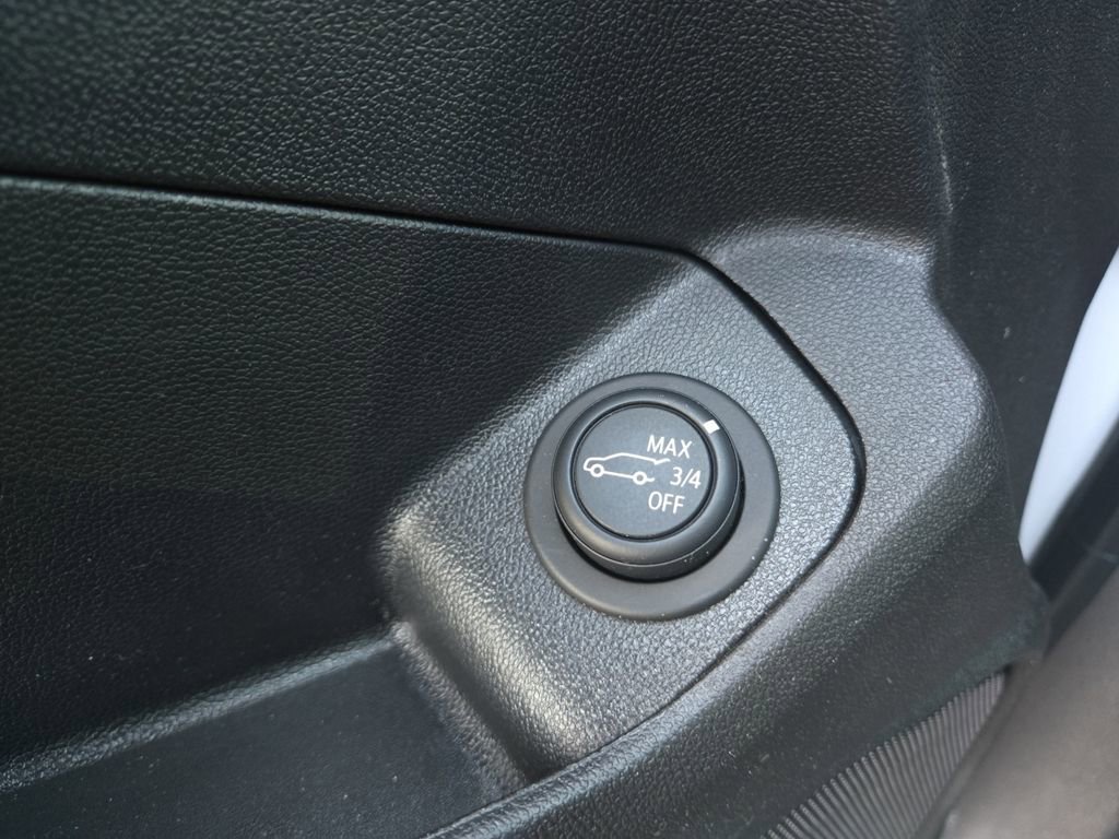Used 2023 GMC Terrain SLE w/ Driver Convenience Package image 30