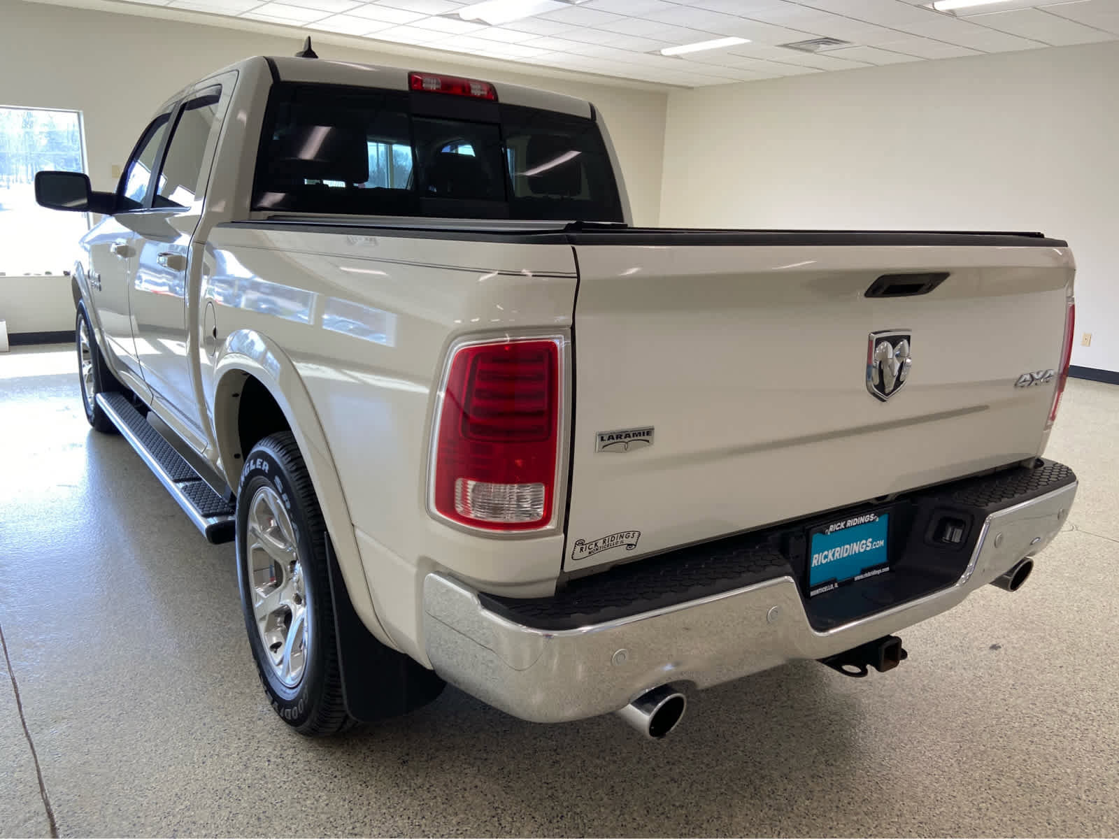 Used 2018 RAM 1500 Laramie w/ Convenience Group image 8