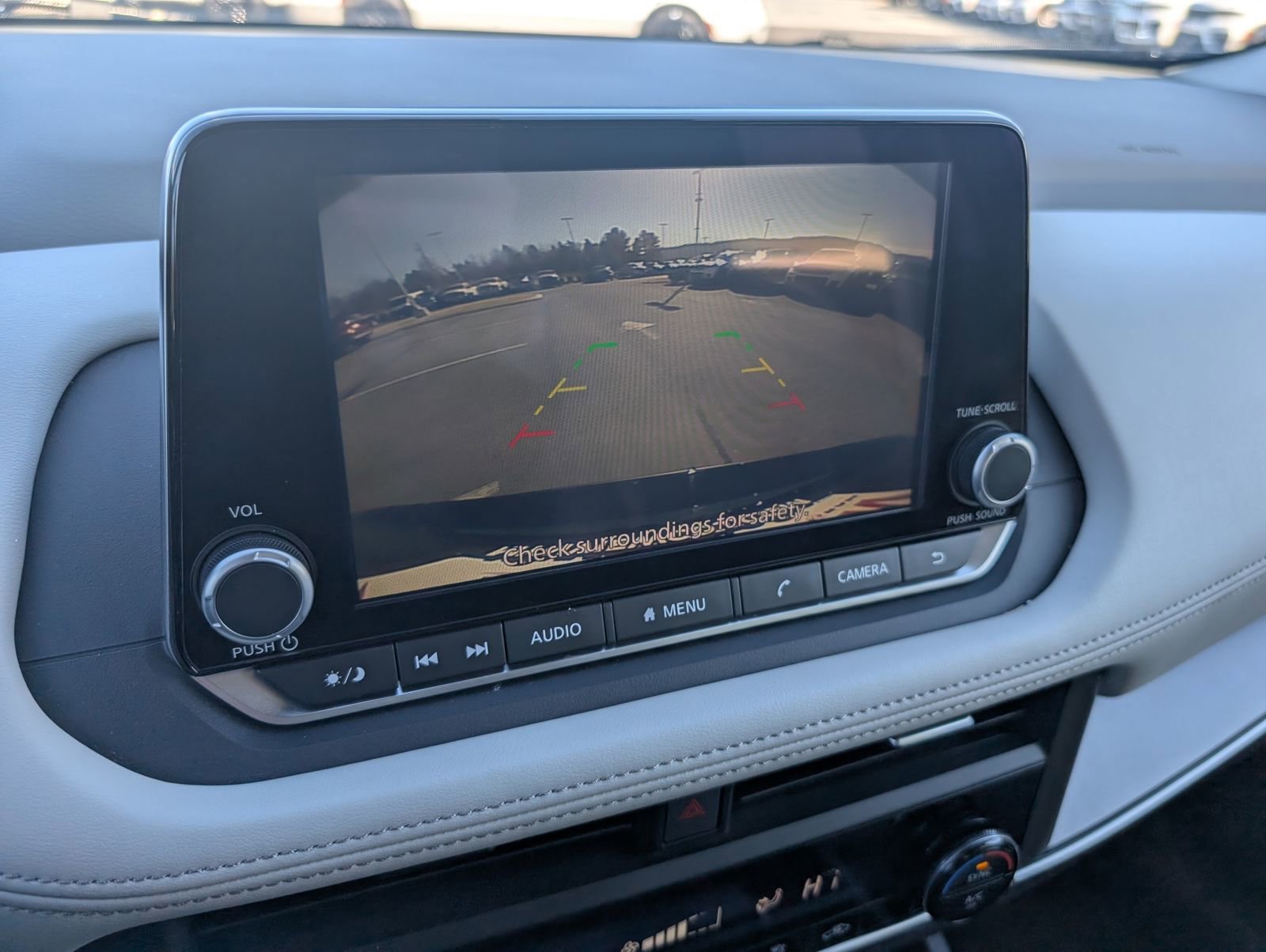 Used 2025 Nissan Rogue SV image 15