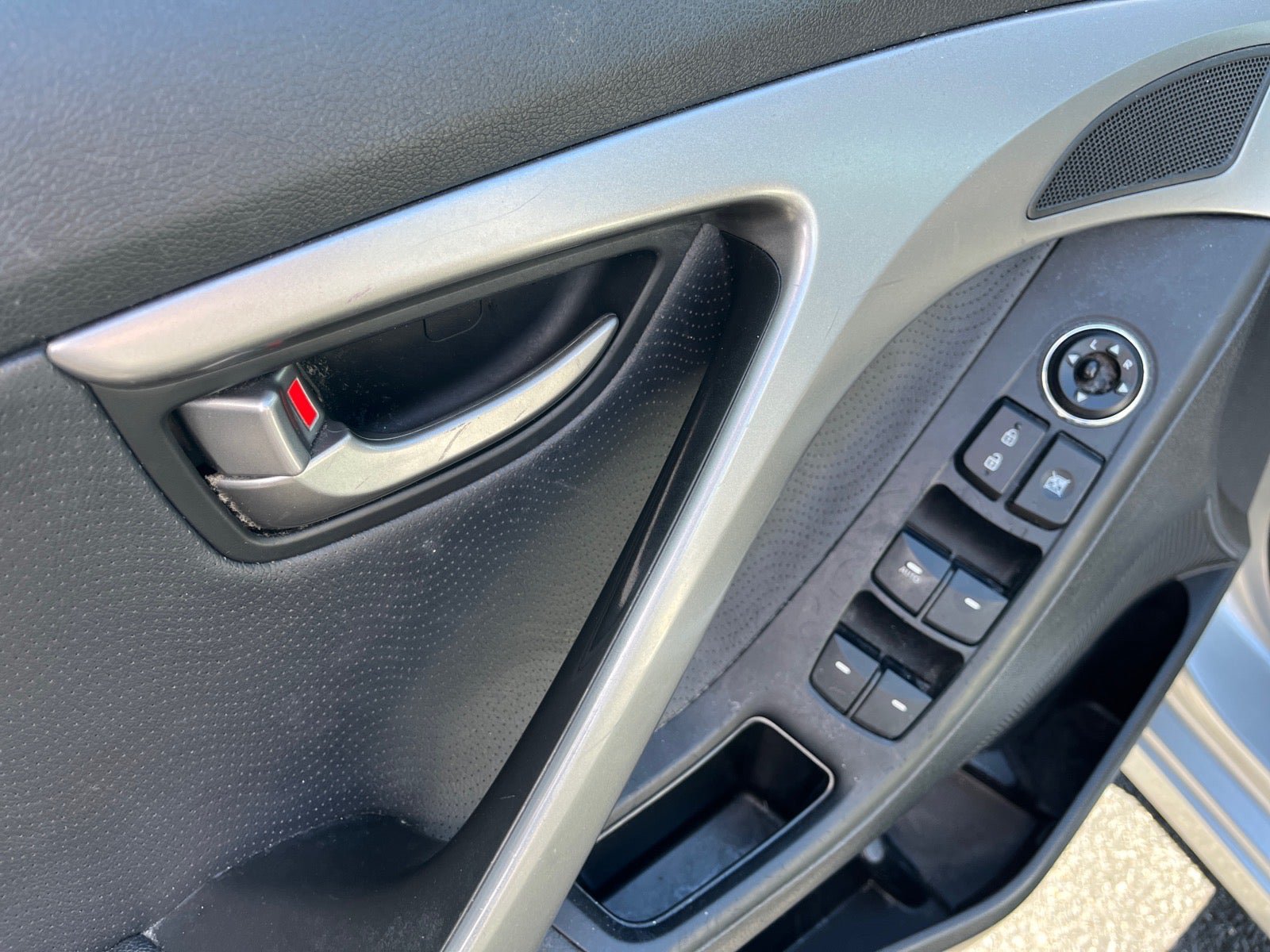 Used 2013 Hyundai Elantra Limited w/ Technology Pkg FWD image 17