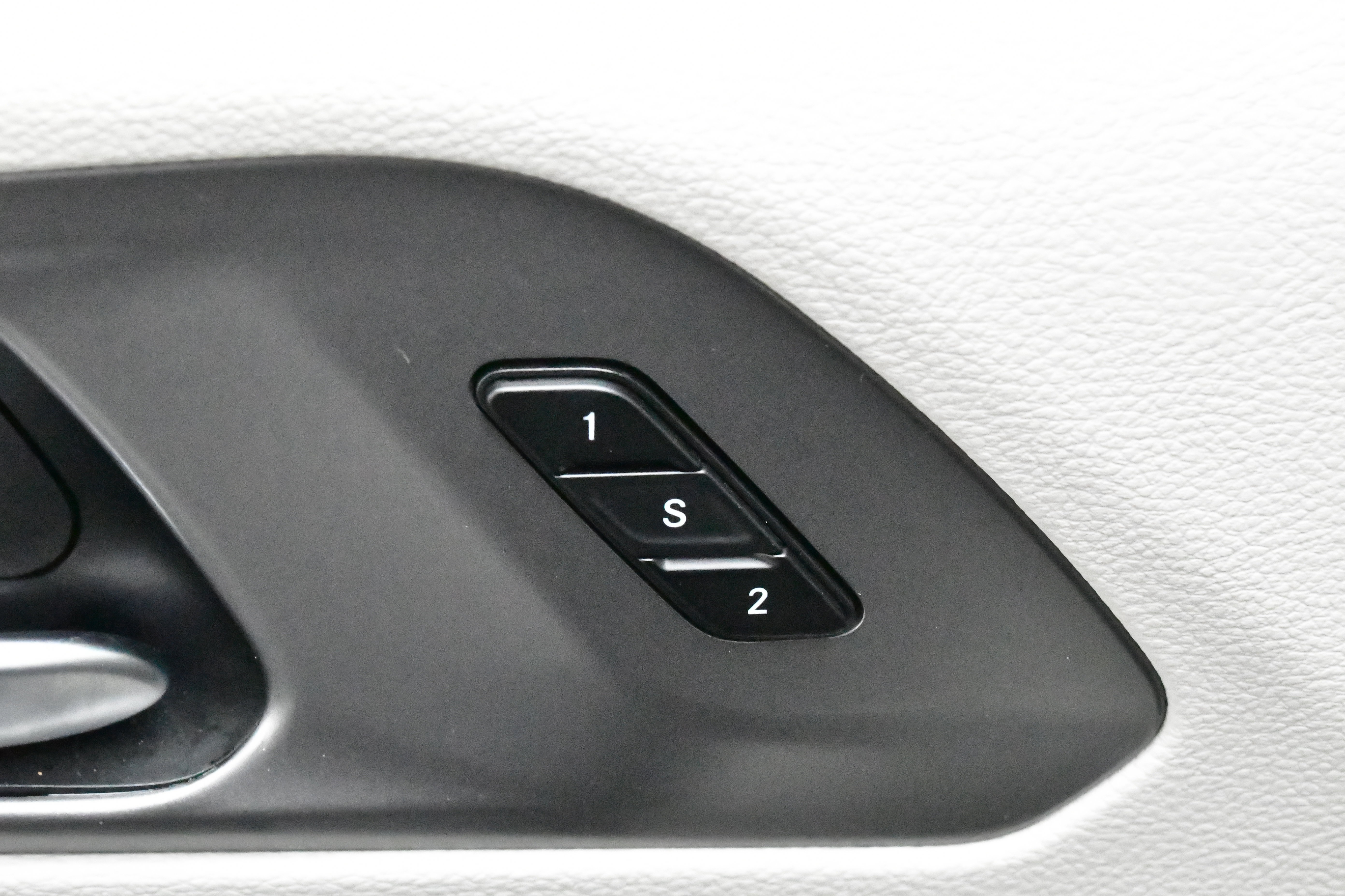 Used 2023 Chrysler Pacifica Limited image 33