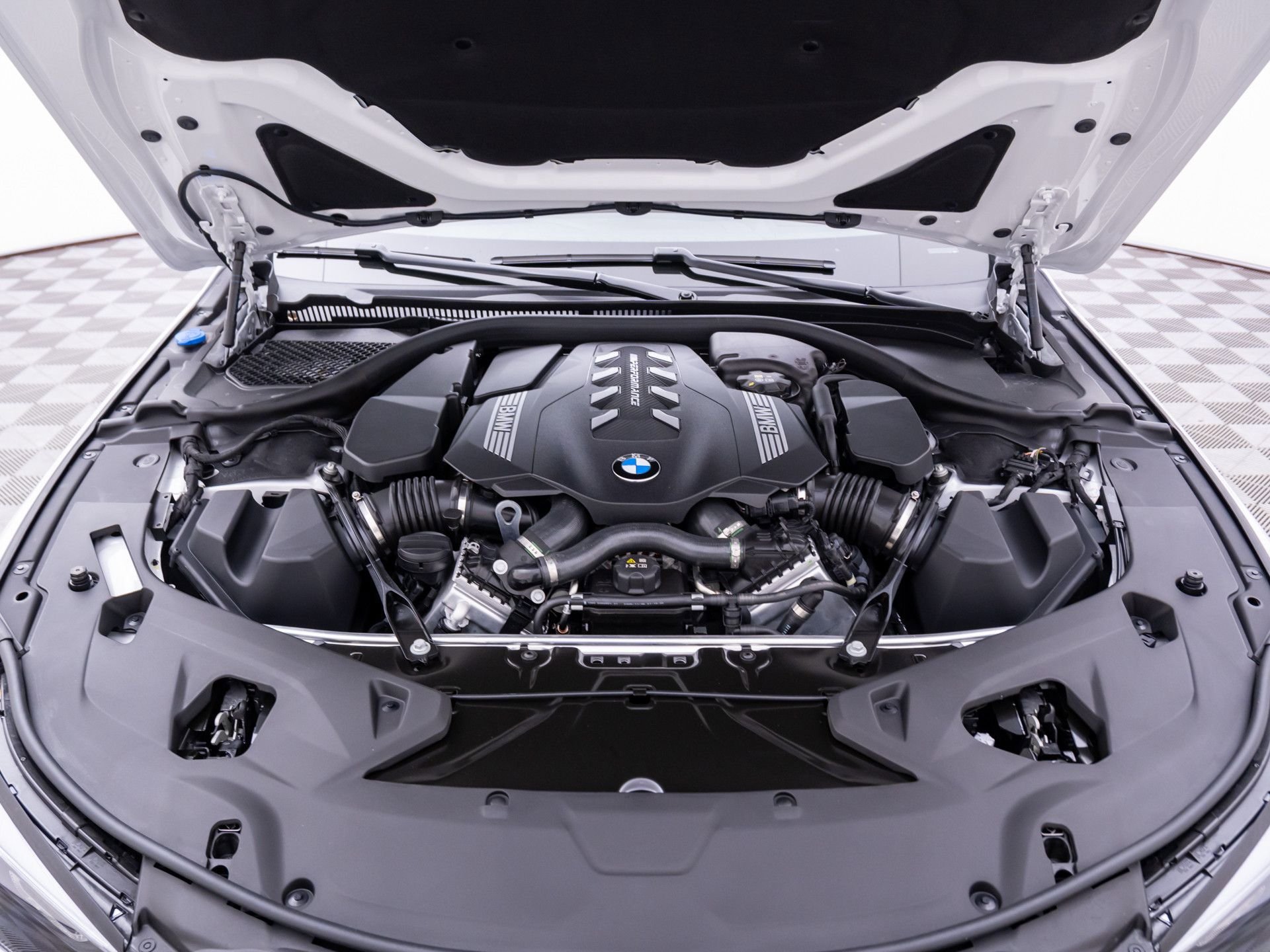 New 2026 BMW M850i xDrive w/ M Carbon Exterior Package AWD/4WD image 32