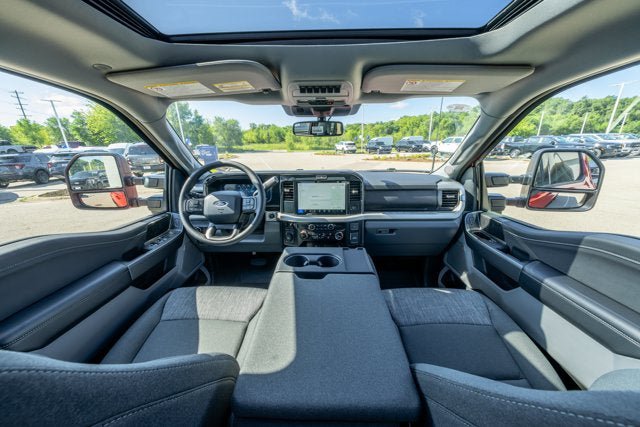 New 2026 Ford F350 XLT w/ XLT Premium Package AWD/4WD image 16