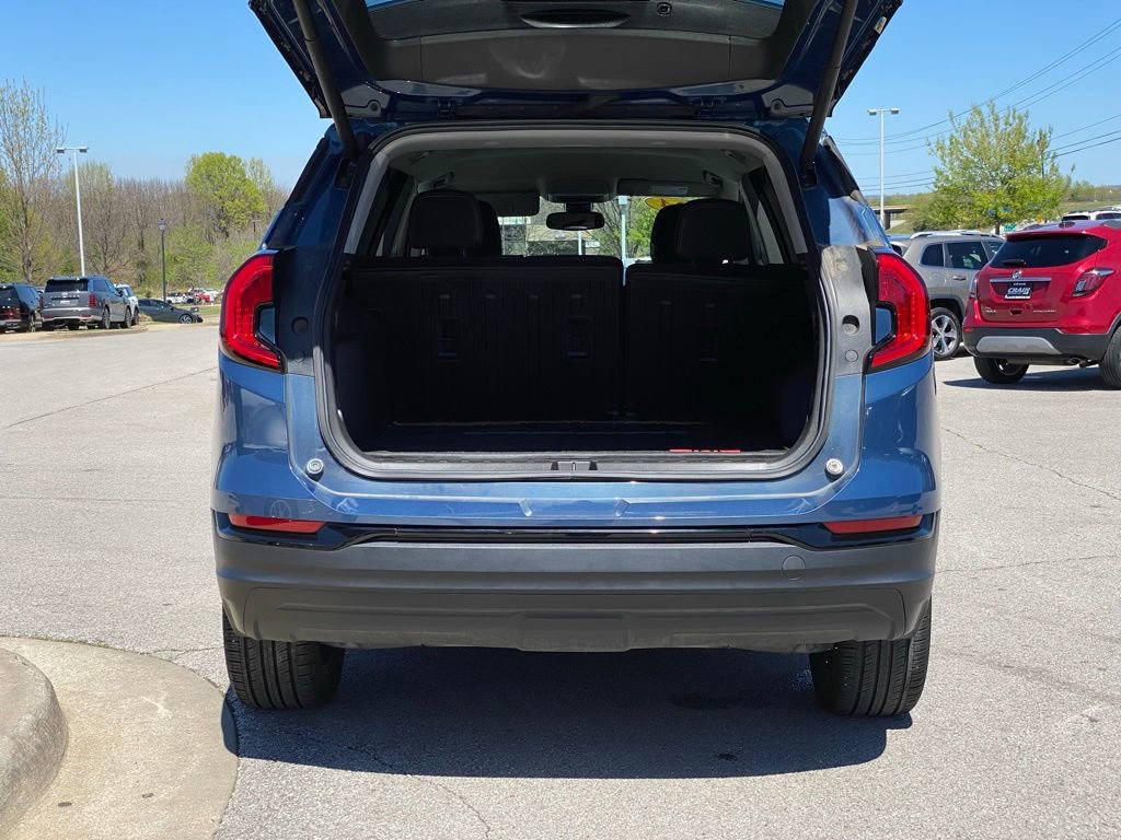 Used 2024 GMC Terrain SLE w/ Driver Convenience Package AWD/4WD image 7