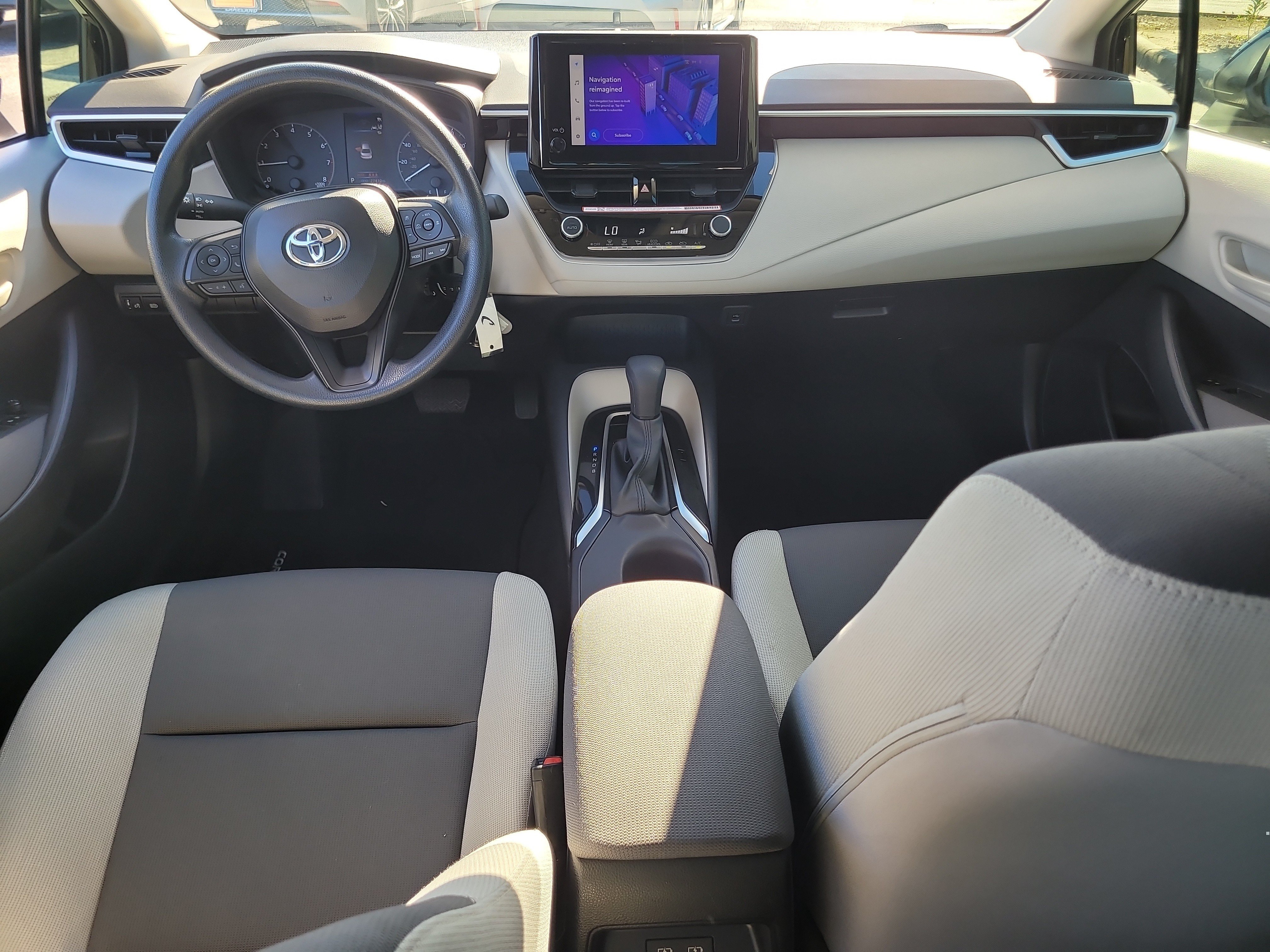 Certified 2025 Toyota Corolla LE FWD image 14