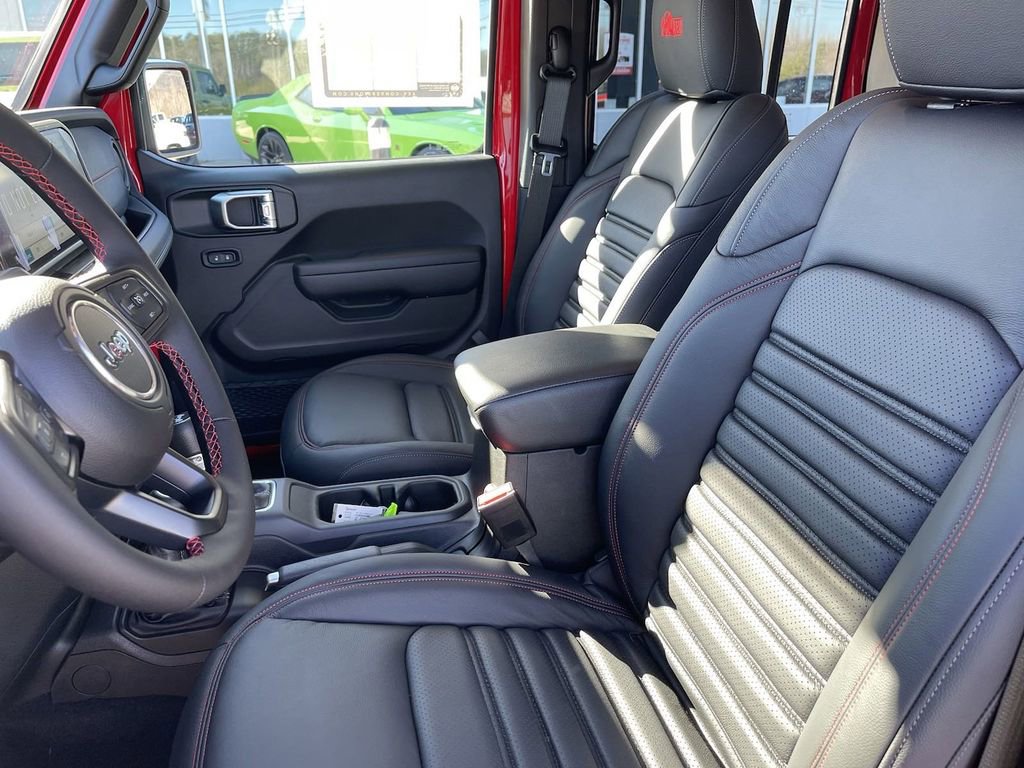 New 2024 Jeep Wrangler Unlimited Rubicon w/ Technology Group image 17