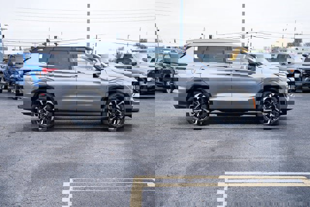 Used 2024 Mitsubishi Outlander SE Black Edition image 6