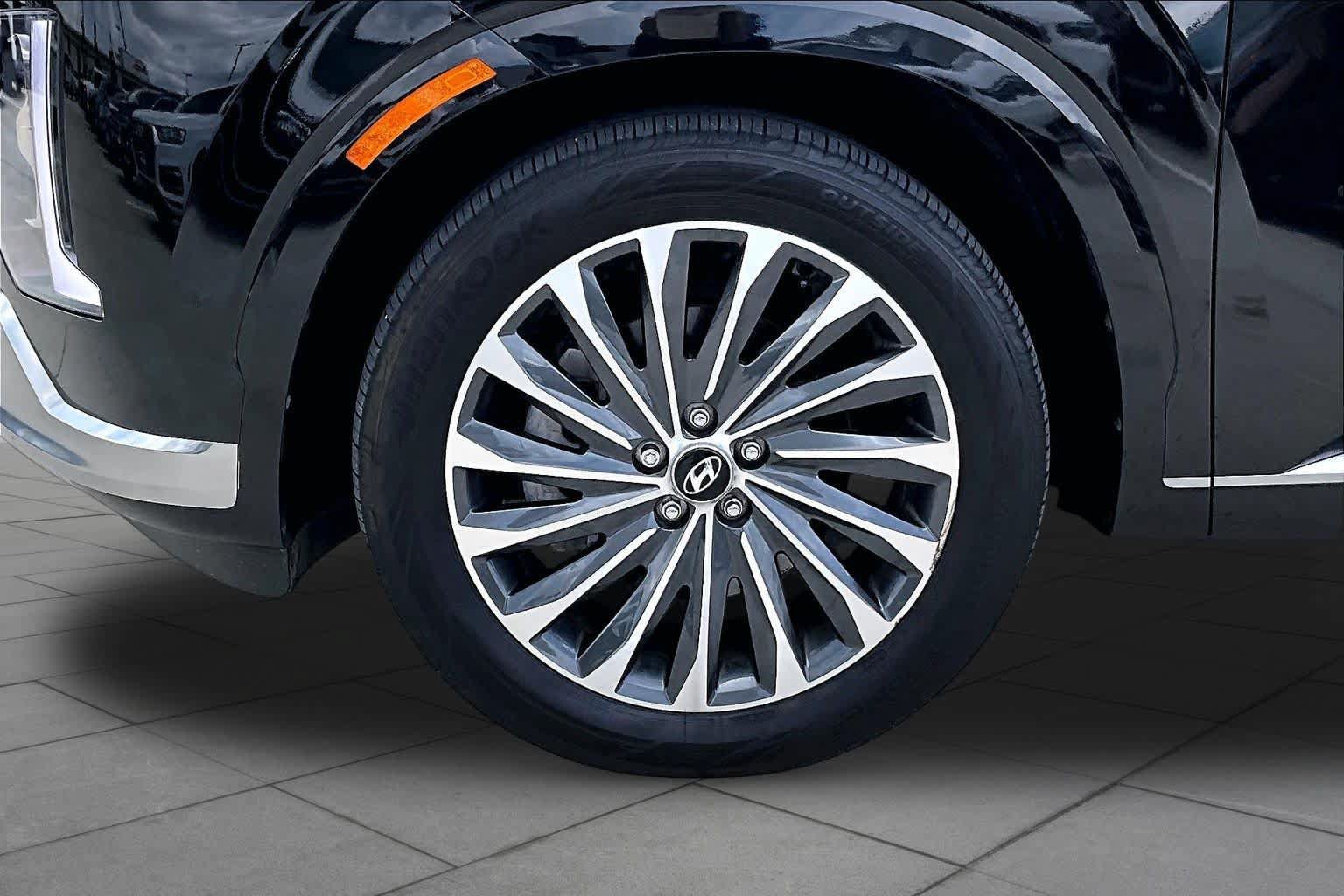 Used 2024 Hyundai Palisade Calligraphy FWD image 10