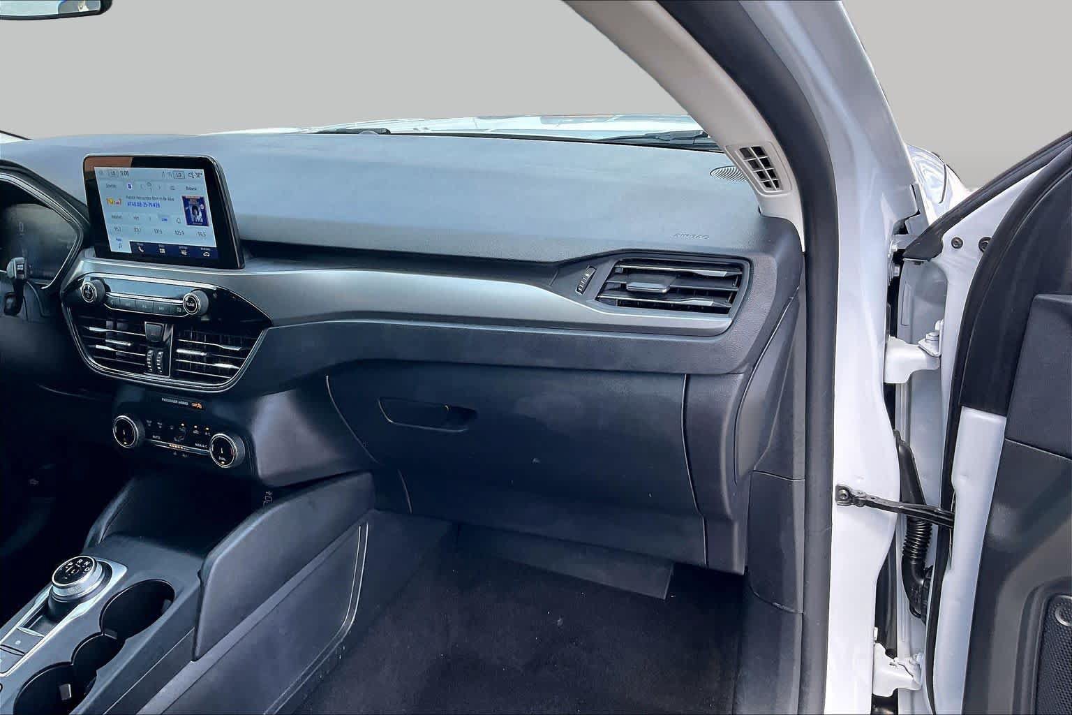 Used 2025 Ford Escape Active AWD/4WD image 18