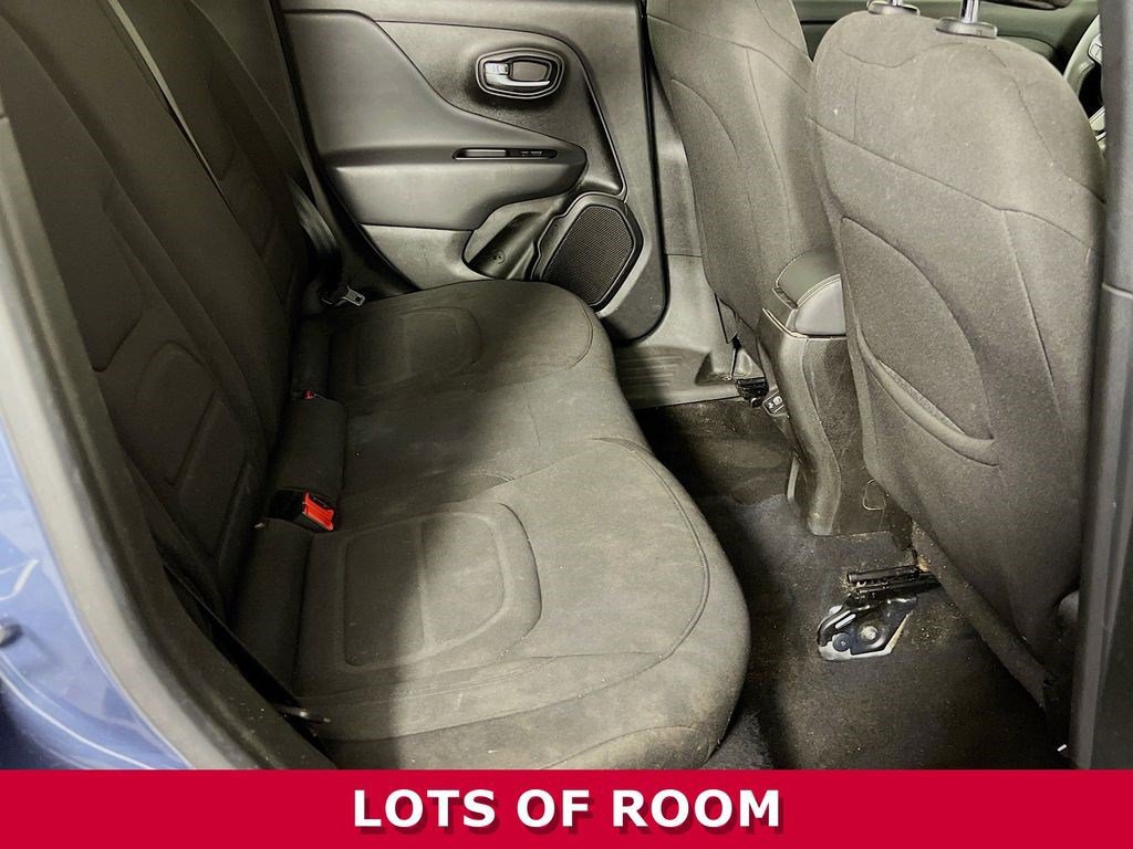 Used 2022 Jeep Renegade Latitude AWD/4WD image 23