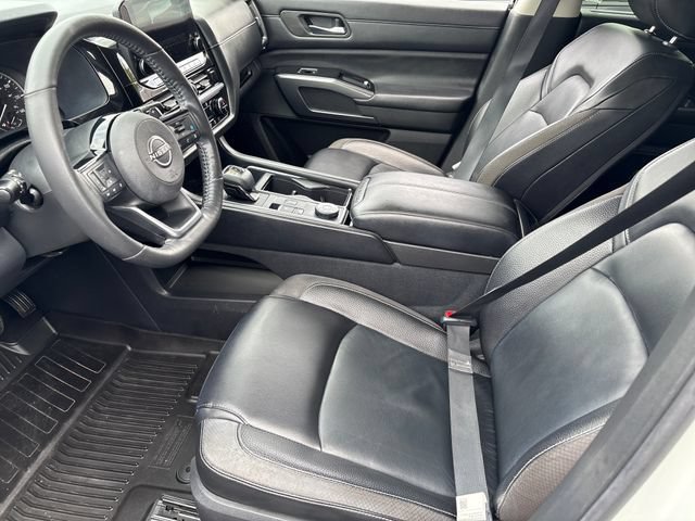 Used 2023 Nissan Pathfinder SL w/ Lighting Package (N92) AWD/4WD image 9