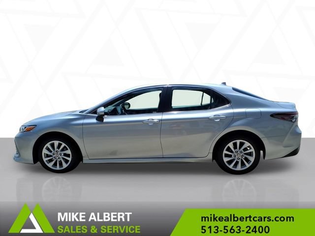 Used 2023 Toyota Camry LE FWD image 4