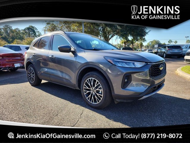 Used 2025 Ford Escape SE