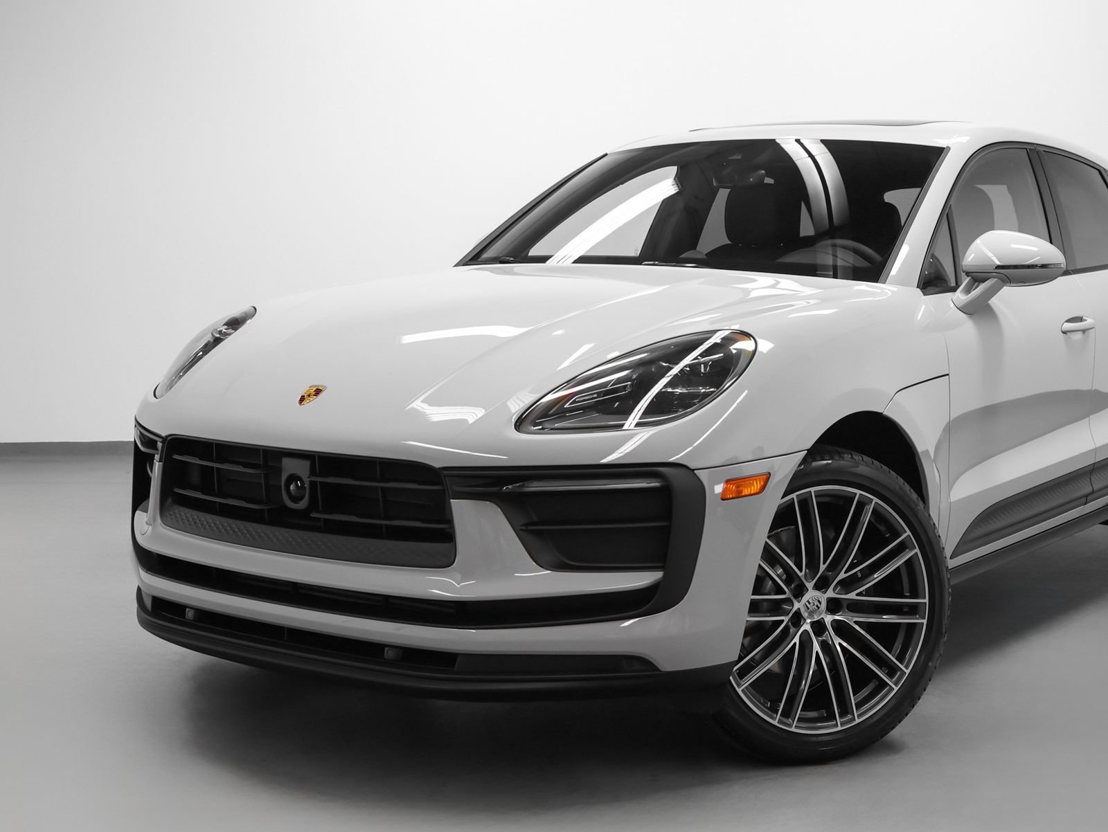 New 2026 Porsche Macan AWD/4WD image 7