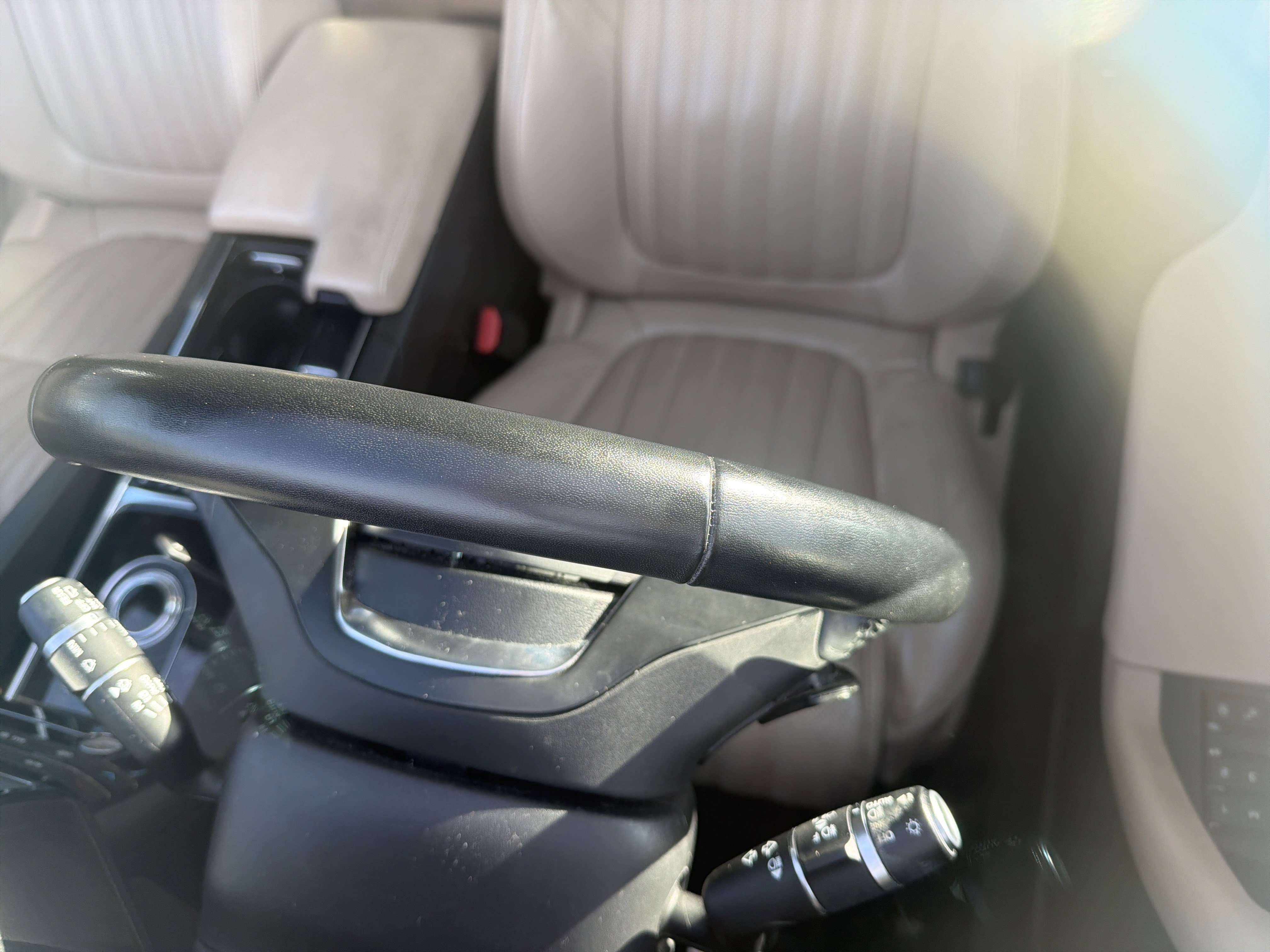 Used 2019 Jaguar F-PACE Portfolio image 17