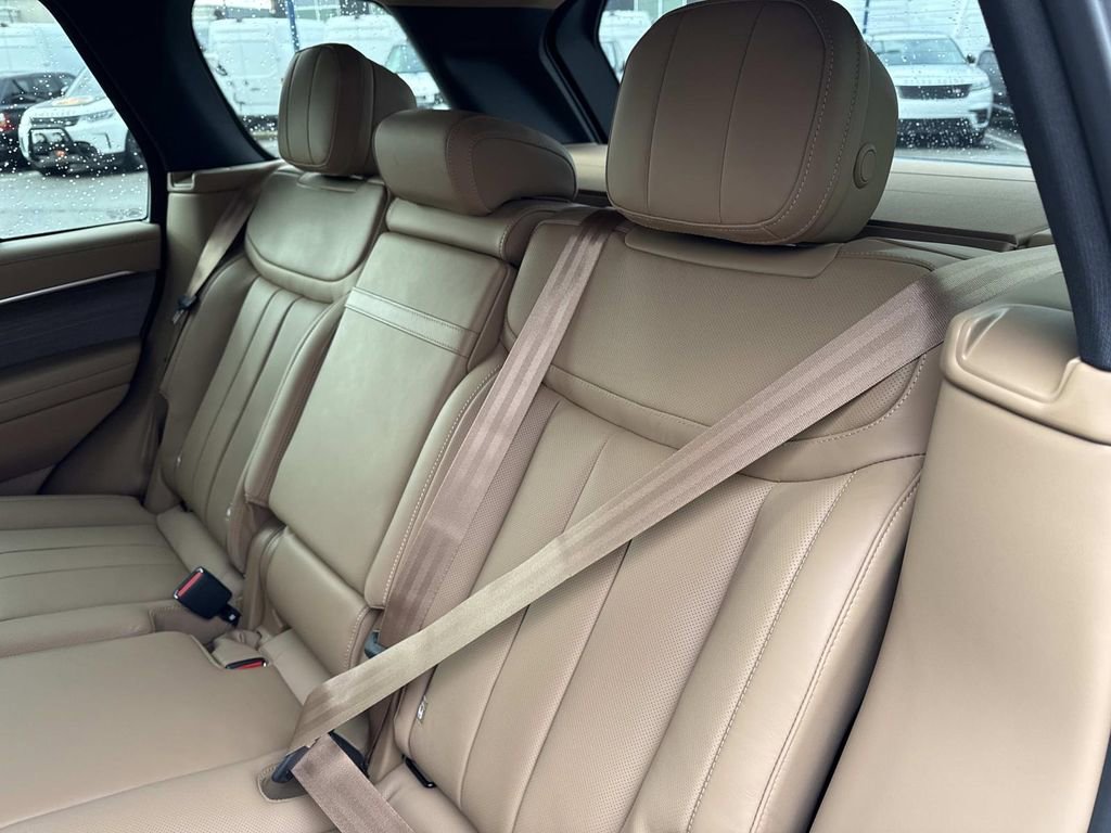 New 2025 Land Rover Range Rover SE AWD/4WD image 14