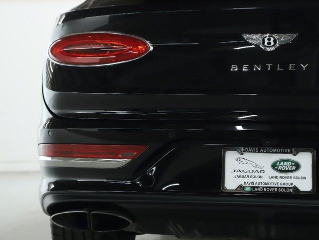 Used 2022 Bentley Bentayga image 44