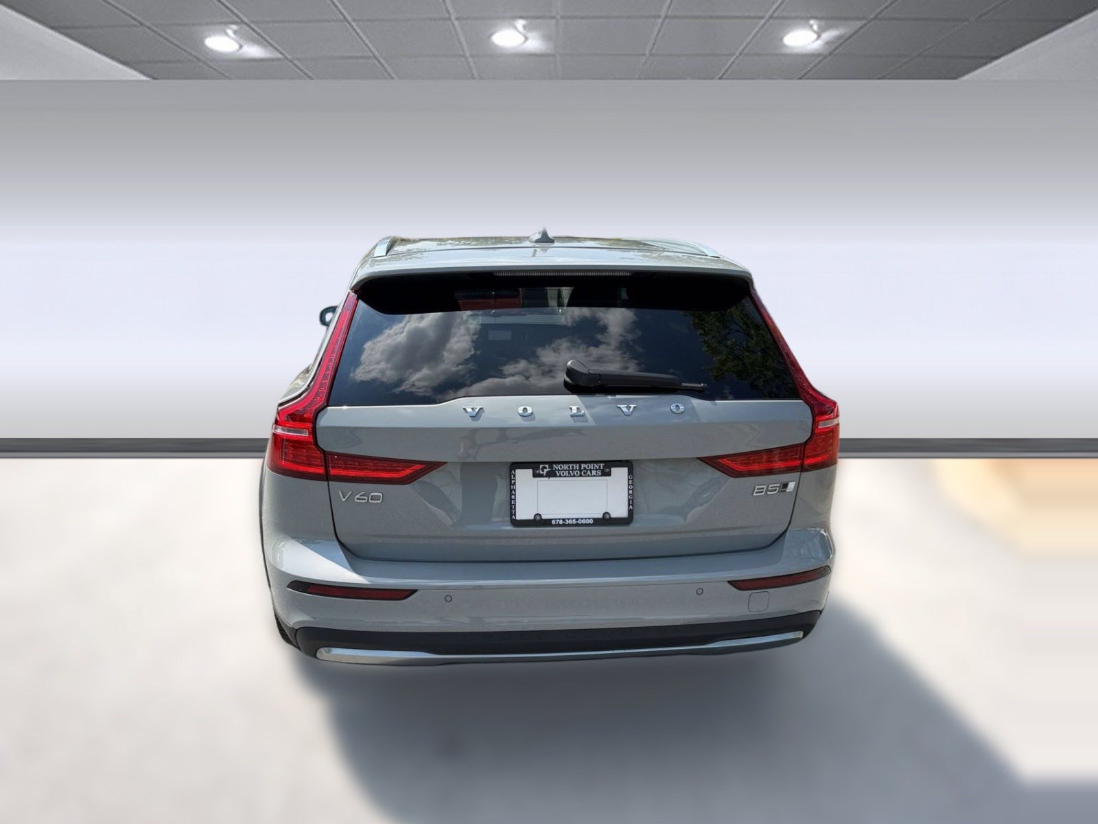 Used 2025 Volvo V60 B5 Cross Country Ultra AWD/4WD image 10