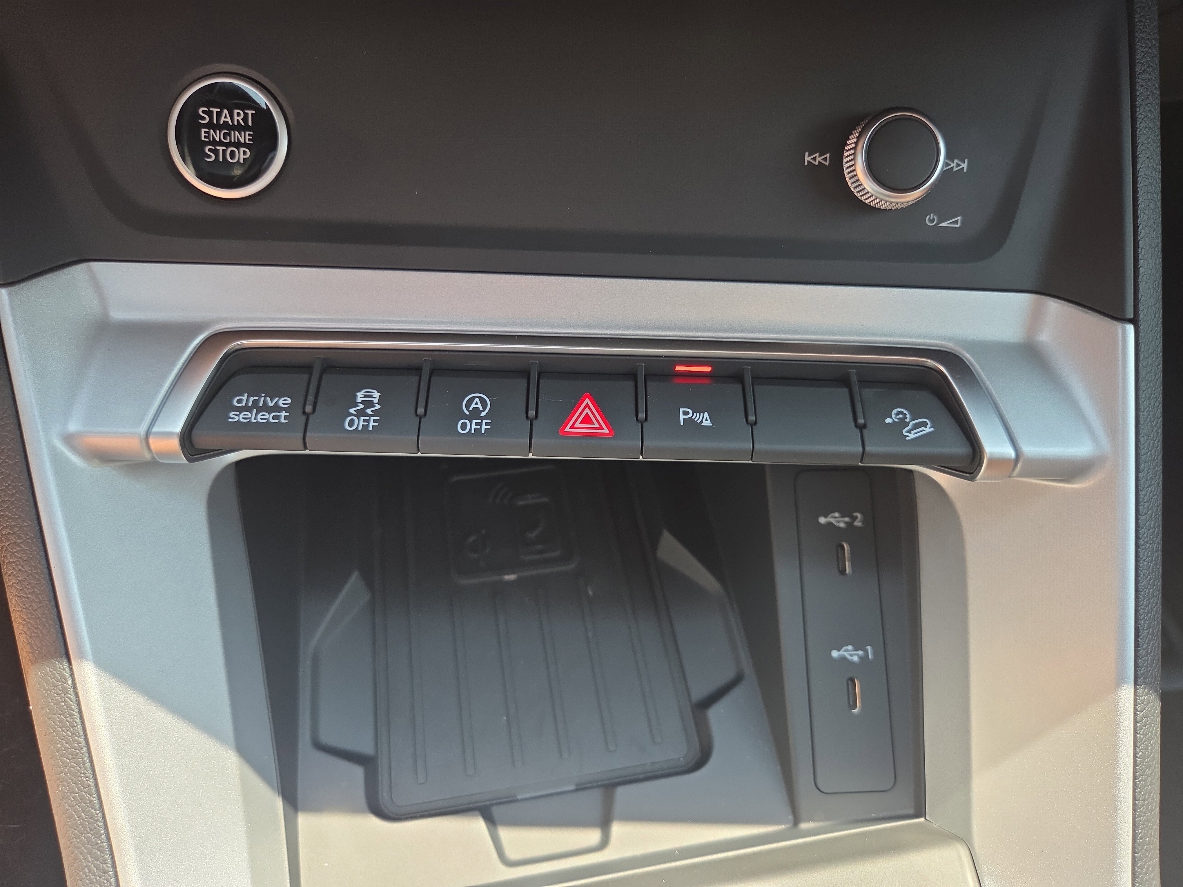 Certified 2025 Audi Q3 2.0T Premium w/ Convenience Package AWD/4WD image 14