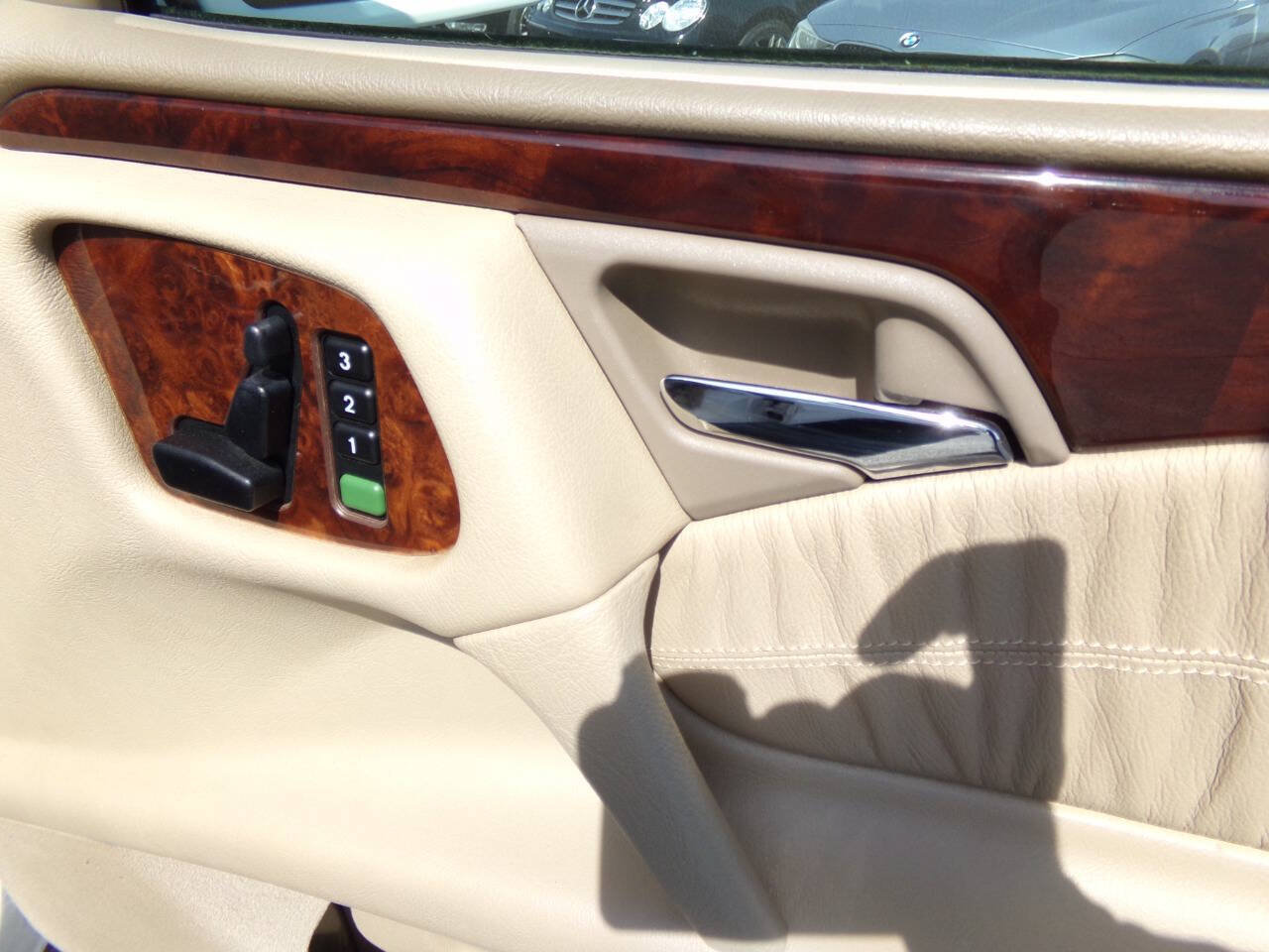 Used 1999 Mercedes-Benz E 320 Sedan w/ X2 Opt Pkg image 24