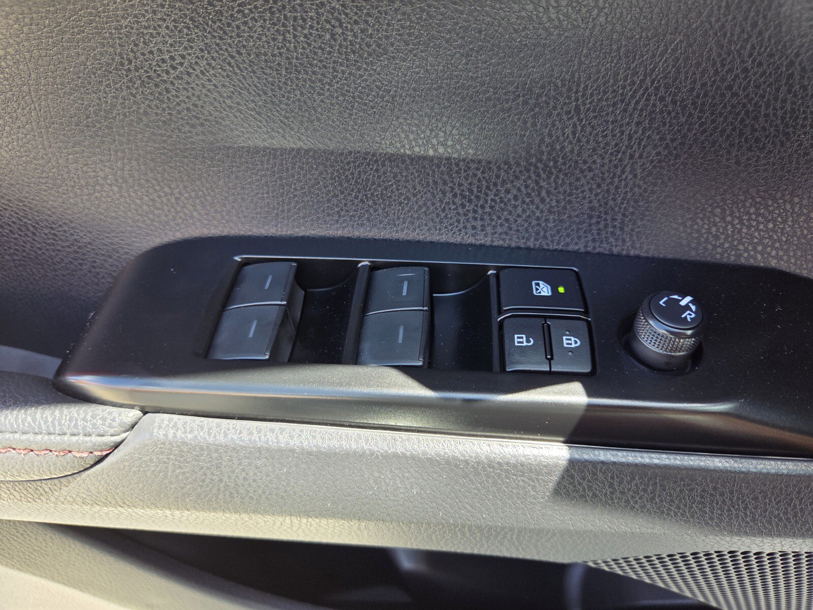 Used 2026 Toyota Camry XSE FWD image 14