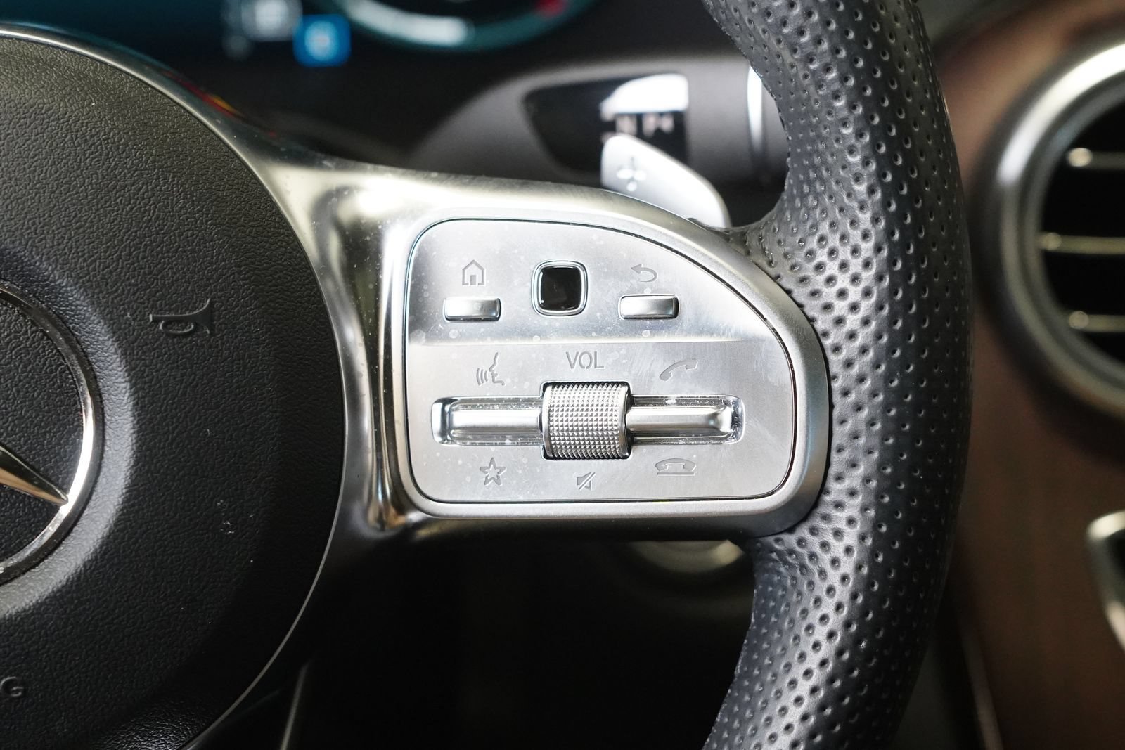 Certified 2020 Mercedes-Benz C 300 4MATIC Sedan image 17