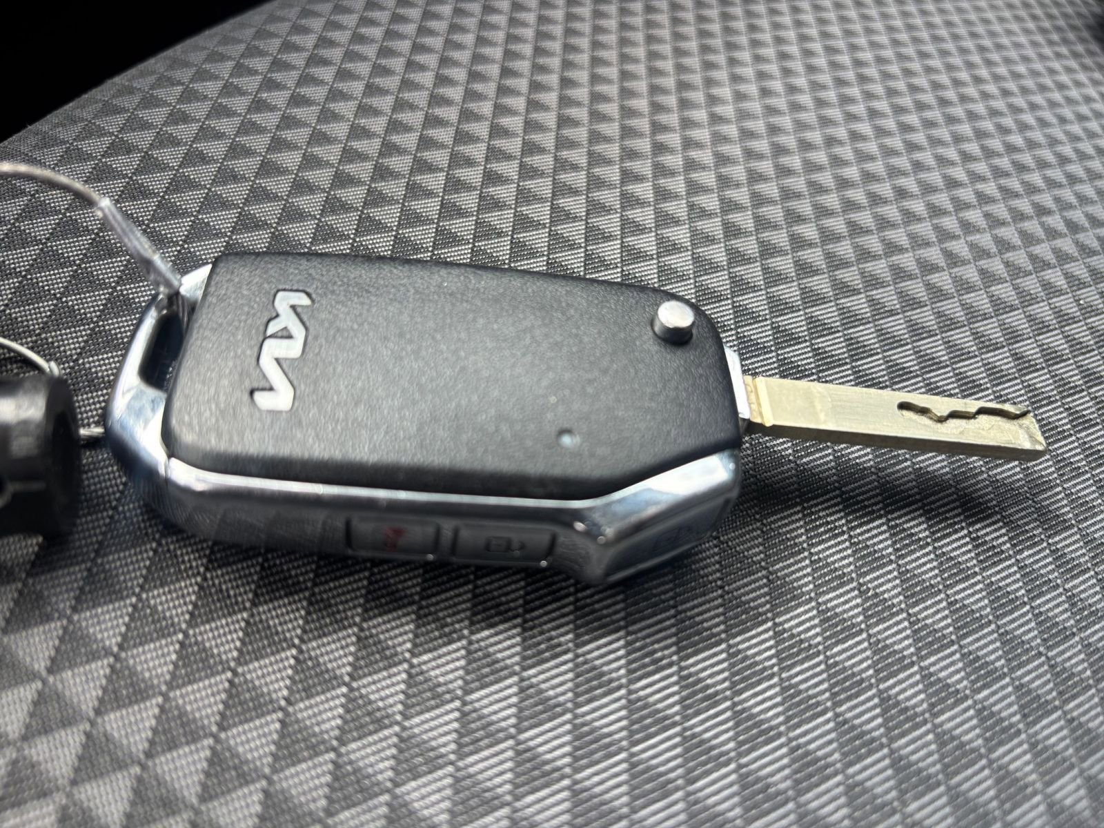 Used 2025 Kia Soul LX w/ LX Technology Package FWD image 21