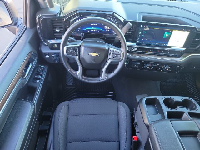 Used 2025 Chevrolet Silverado 1500 LT AWD/4WD image 7