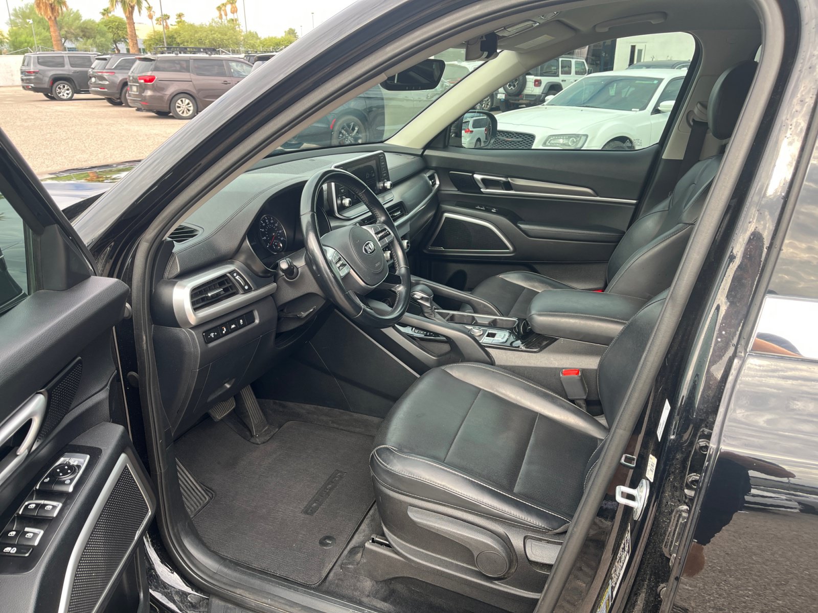 Used 2020 Kia Telluride LX FWD image 14