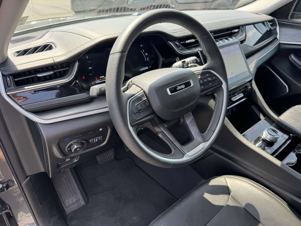 Used 2022 Jeep Grand Cherokee Limited 4xe AWD/4WD image 2