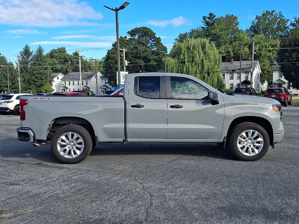 Used 2025 Chevrolet Silverado 1500 Custom AWD/4WD image 7