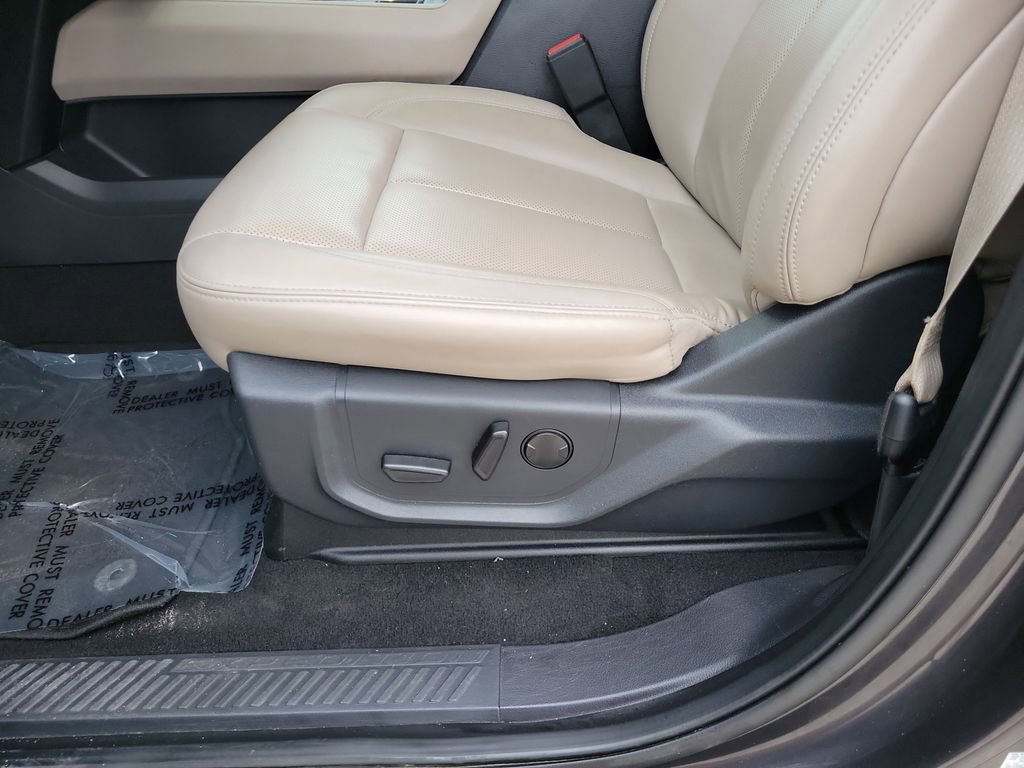 Used 2024 Ford Expedition Max XLT image 22