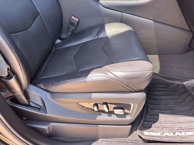 Used 2020 Cadillac Escalade Luxury RWD image 28