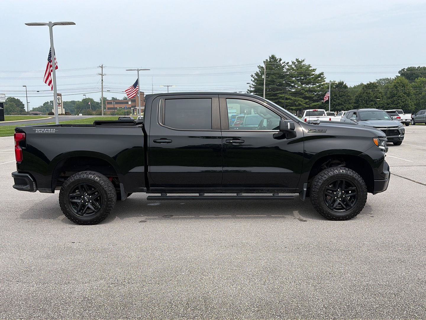 Used 2022 Chevrolet Silverado 1500 LT Trail Boss w/ LT Trail Boss Premium Package AWD/4WD image 4