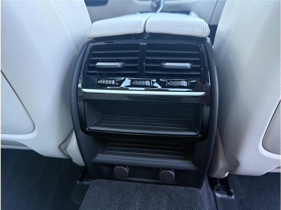 Used 2019 BMW M550i xDrive image 34