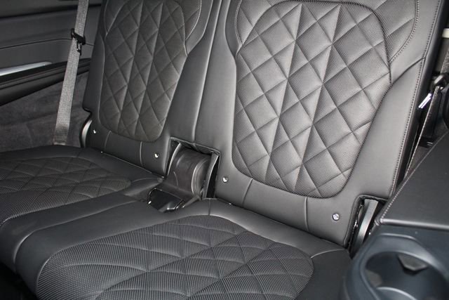 Used 2025 BMW X7 xDrive40i w/ Executive Package image 27
