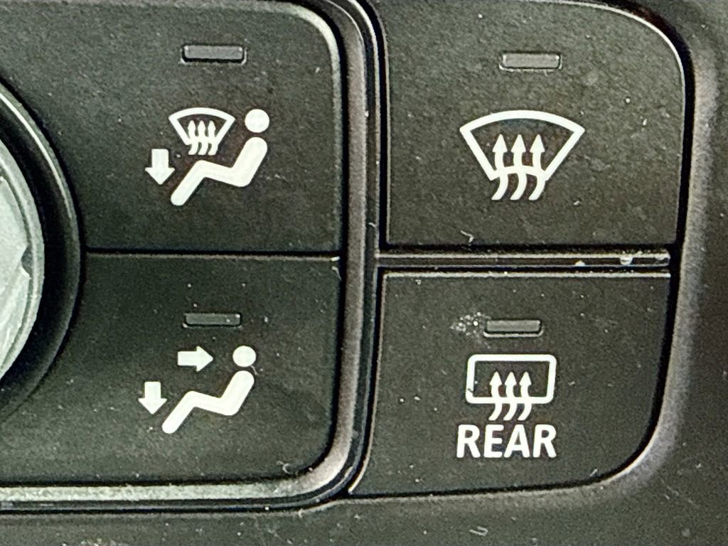 Used 2023 GMC Acadia SLT FWD image 22