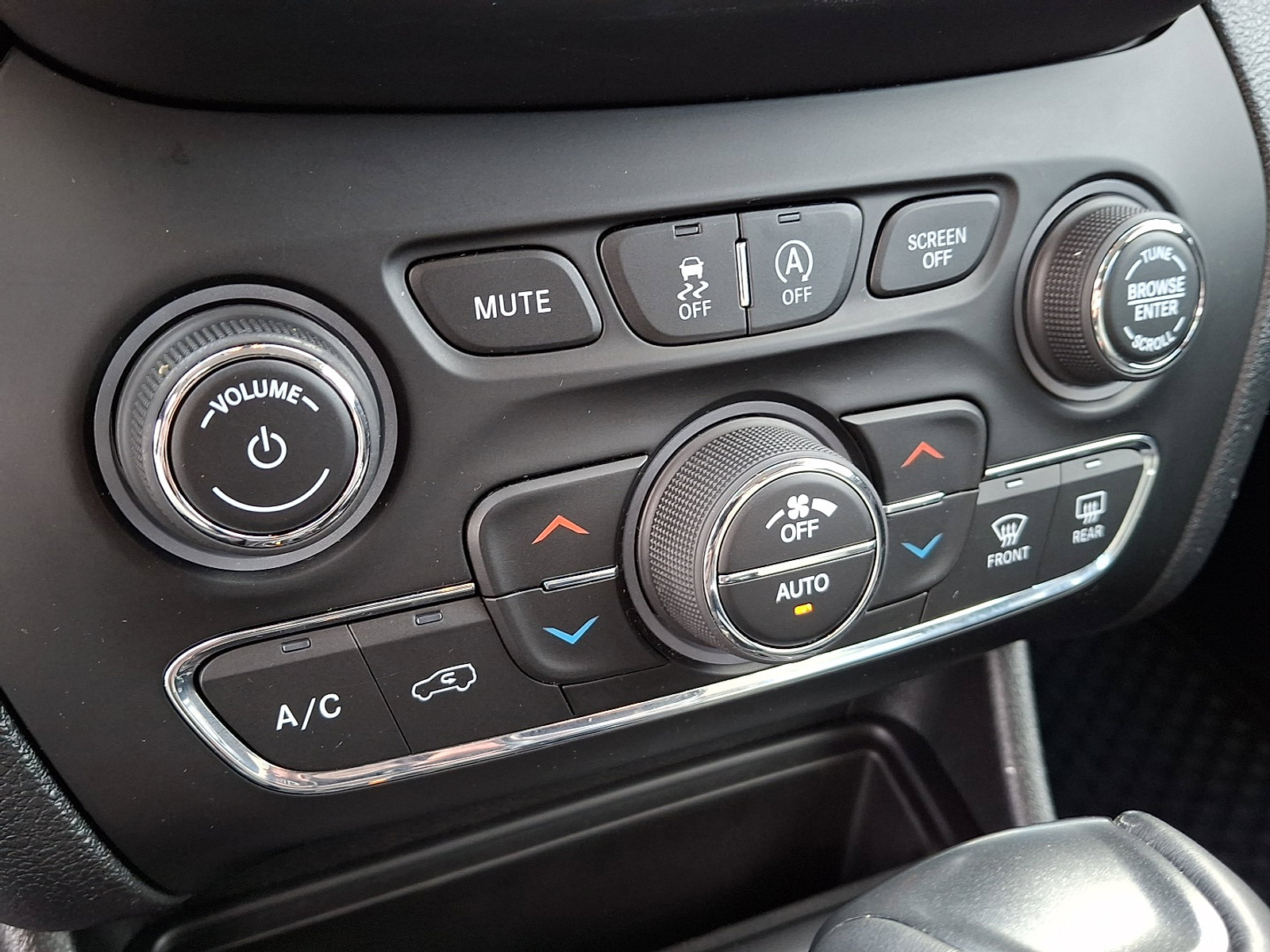 Certified 2022 Jeep Cherokee Trailhawk w/ Premium Leather Package image 17