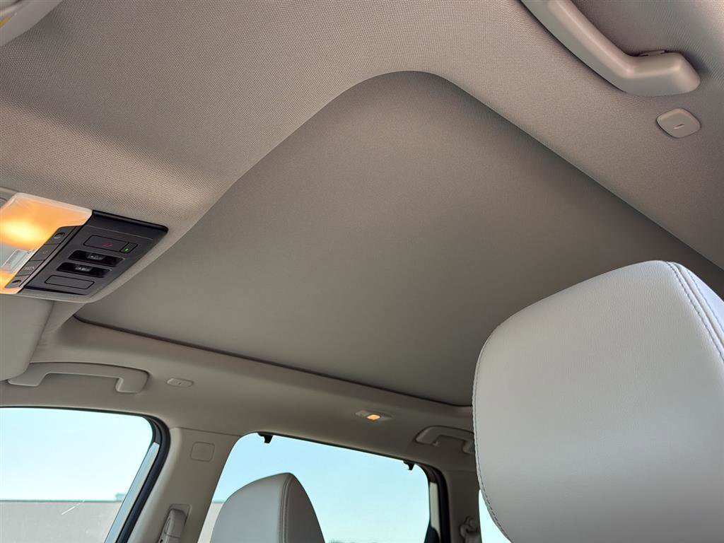 Certified 2023 Nissan Rogue SL w/ SL Premium Package FWD image 6