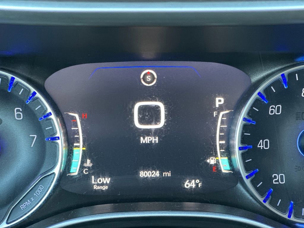 Used 2023 Chrysler Pacifica Touring-L FWD image 26