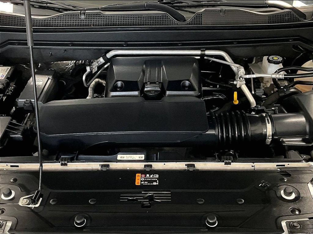 Used 2025 Chevrolet Colorado Trail Boss AWD/4WD image 29