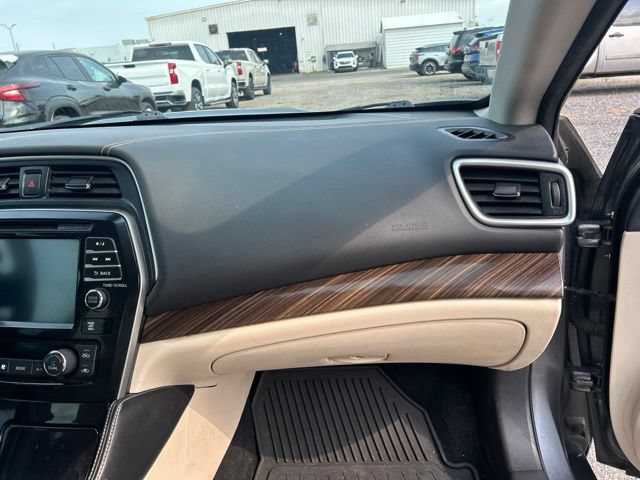 Used 2016 Nissan Maxima Platinum w/ Interior Lighting Package FWD image 14